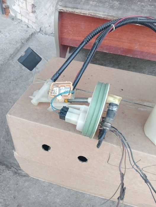 Бензонасос со станции Мерседес 211 203