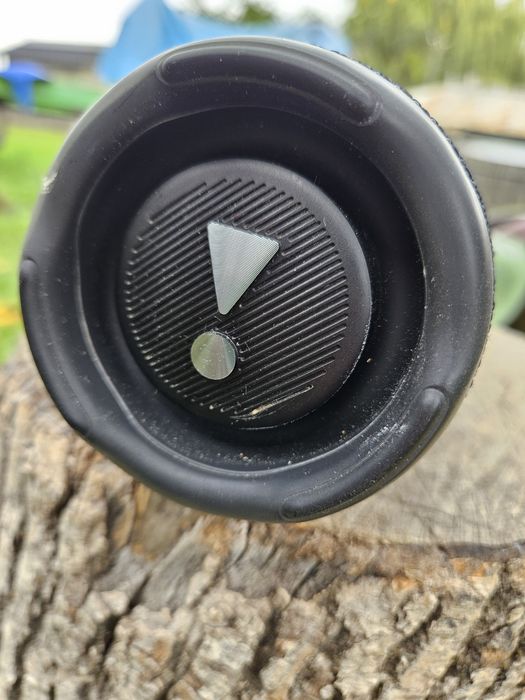 Vând boxă portabilă JBL Charge 5