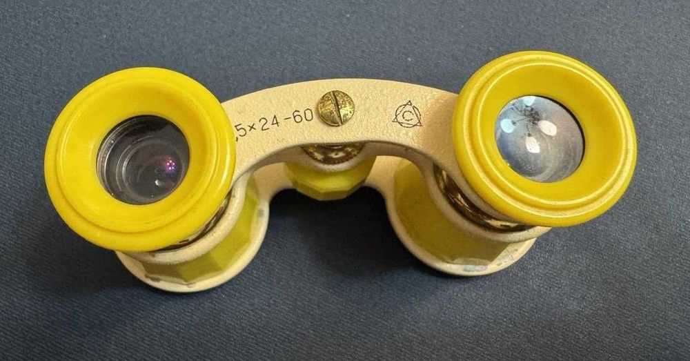 Продам винтажный театр/оперный бинокль СССР