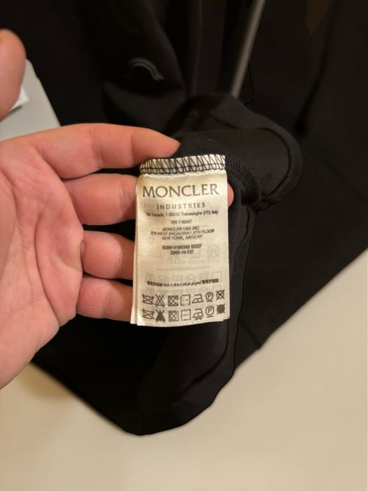 Tricou M.O.N.C.L.E.R. Marimea XXL cu eticheta