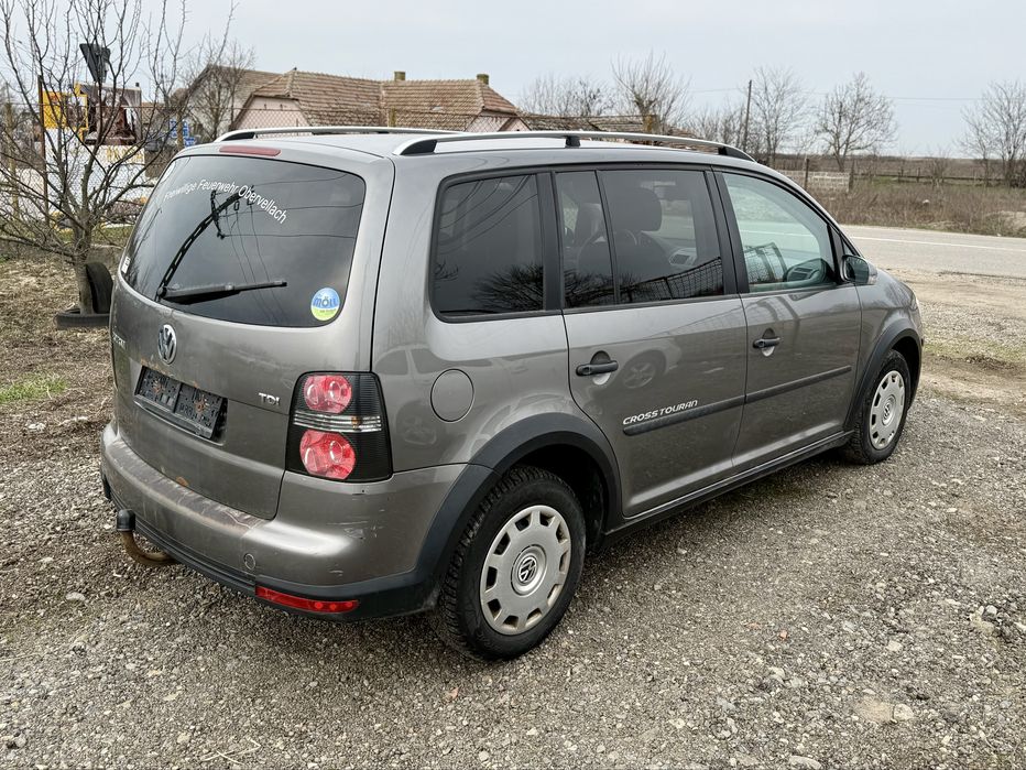 Vw Touran Cross 1.9 Tdi automat DSG