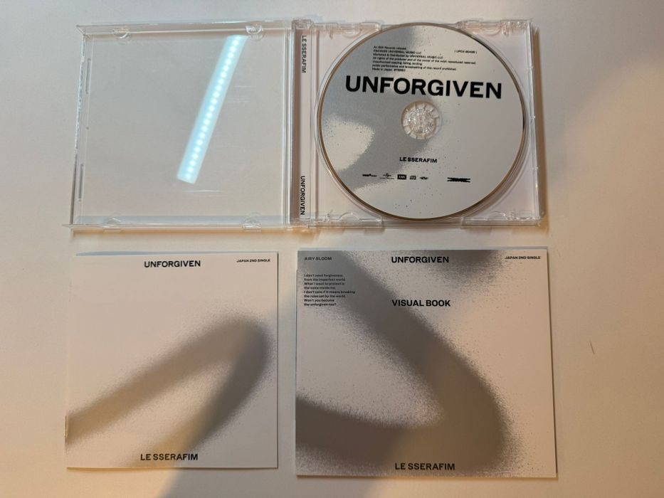 Album Le sserafim Unforgiven versiunea japoneza Airy bloom