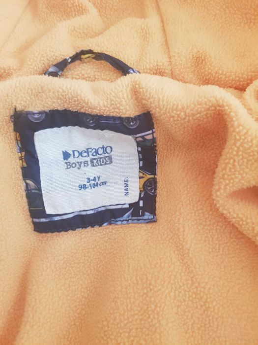 Яке за момче много запазено