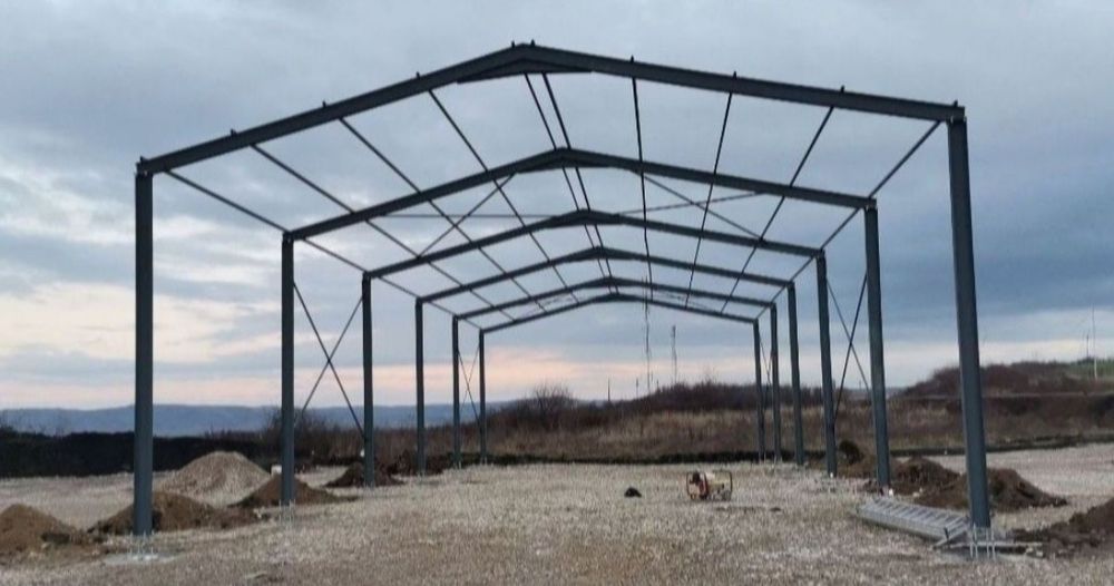 Hale pe structura metalica 15x20din profile la pret redus cu teava