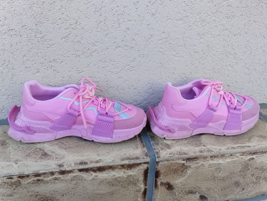 Дамски маратонки актуален модел 40номер