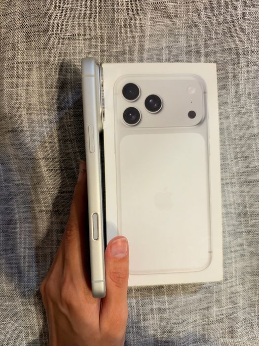 17 pro max като нов!256gb