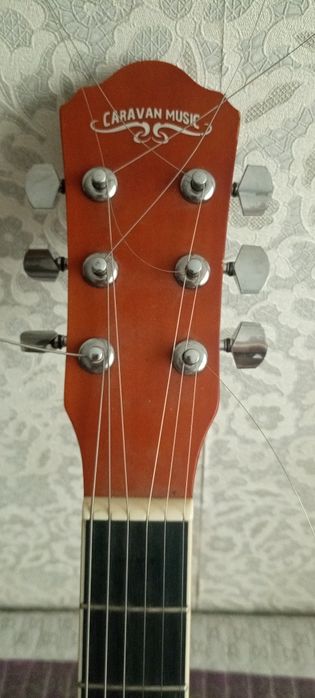 Акустическая гитара