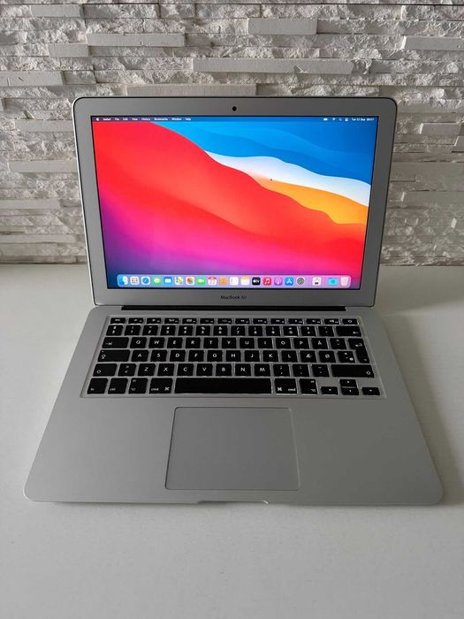 Laptop Apple MacBook air 13 inch-Intel Core i5 ultra slim ,impecabil