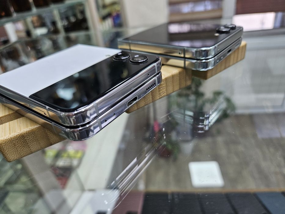Samsung zgalax  flip 5 8/256Gb va z flip 4