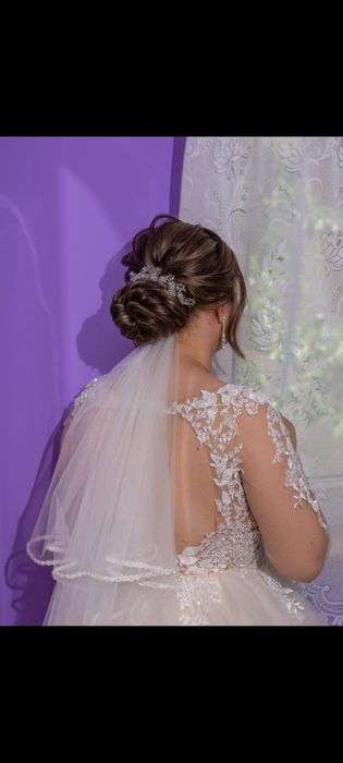 Vand rochie de mireasa + cerc si voal