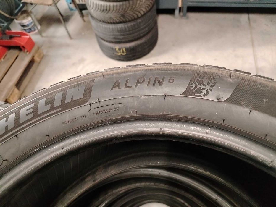 4бр.зимни гуми 215/55/17 Michelin