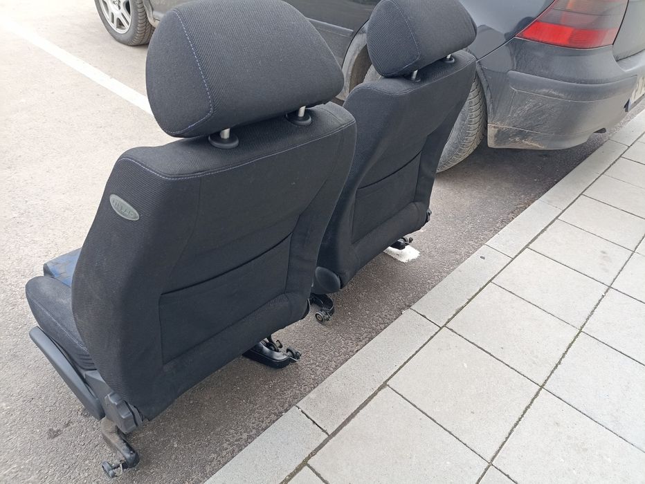 Комплект син салон (седалки)за Голф 4