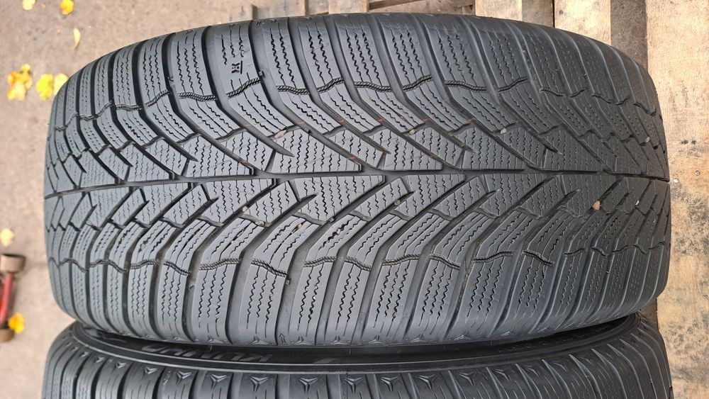 2бр. Почти Нови 225/45/18 Kumho Wintercraft WP 52