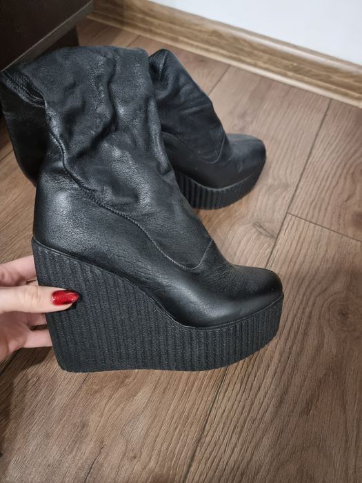 Дамски боти и ботуши Navvi