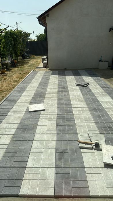 Producator Pavaje si Pavele din beton comprimat model Solzi Autoblocan