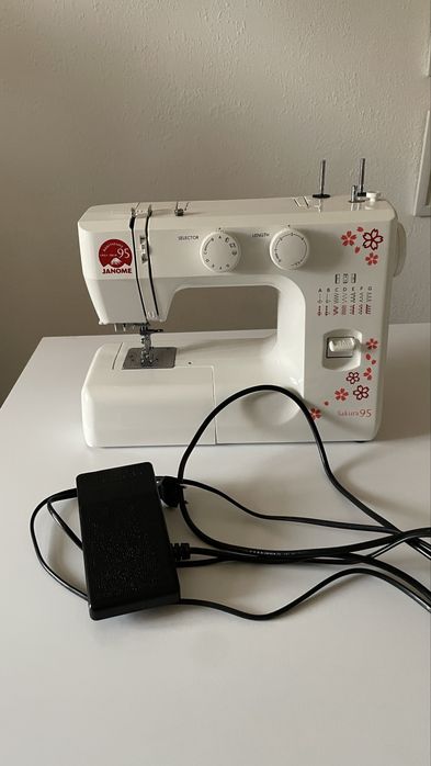 Швеная машинка Janome Sakura 95