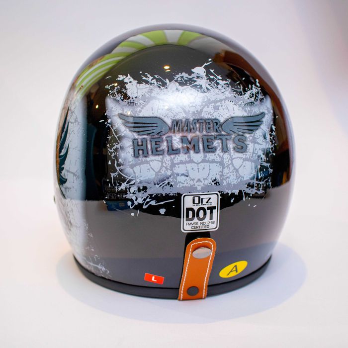 Ретро каска за мотор , чопър , скутер ( Размер М , L , XL )