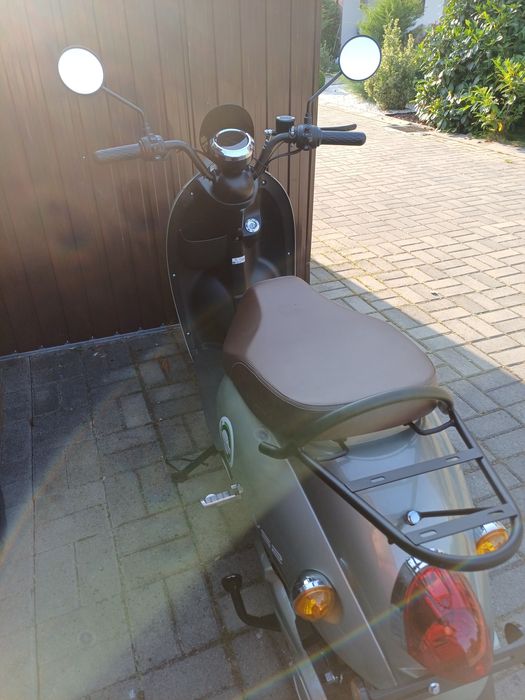 Vând scuter nou(200 km)Volta , 2000 w, fără permis . Autonomie 60 k