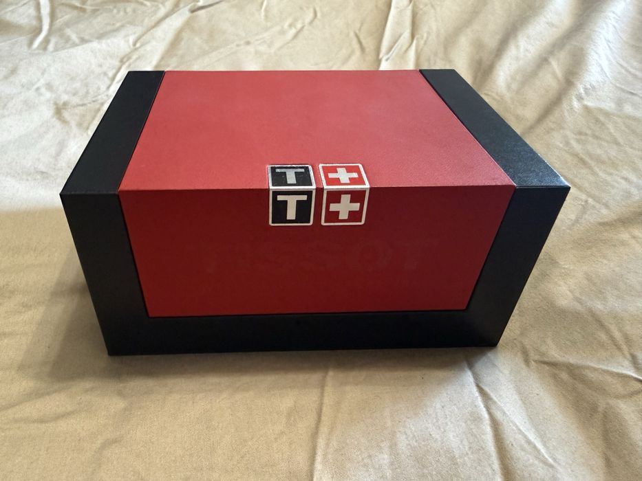 Часовници Hamilton и Tissot мъжки
