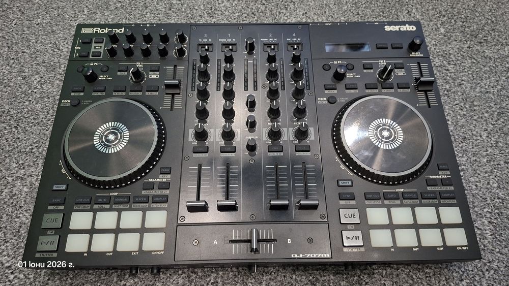 DJ контролер (конзола) Roland DJ 707m