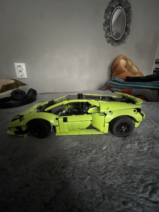 Lamborghini huracan lego 800+ piese cu manual de instructiuni