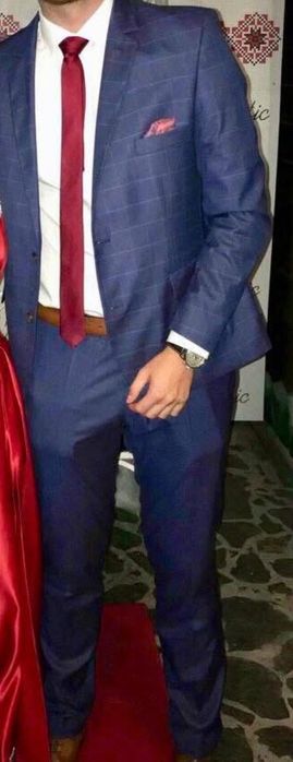 Vand costum - stare foarte buna