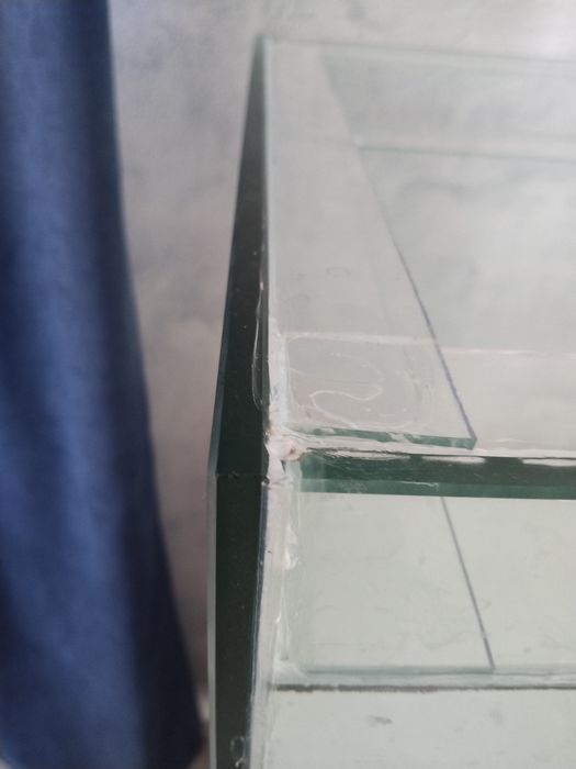 Продам аквариум на 200литров.