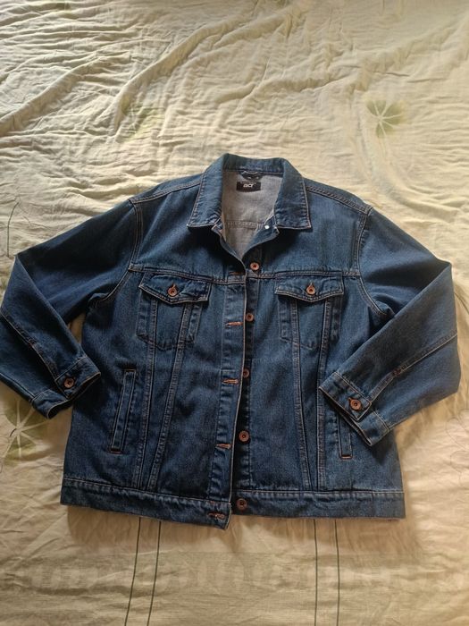 Женская джинсовая куртка Размер L