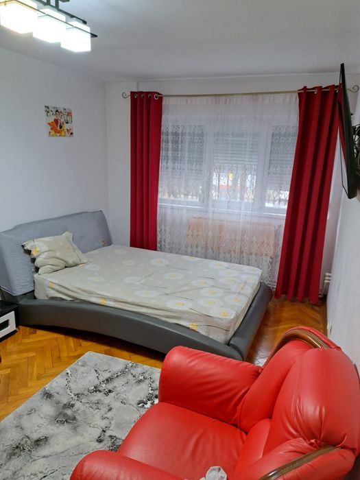 Vand apartament 3 camere