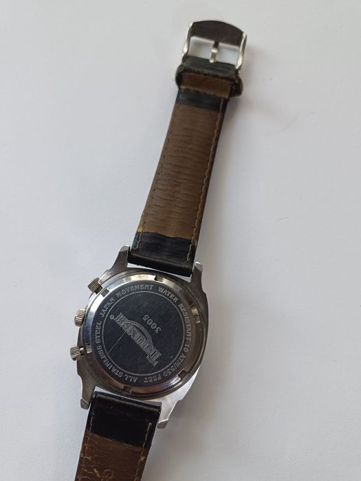 Vând ceas  TRIUMPH