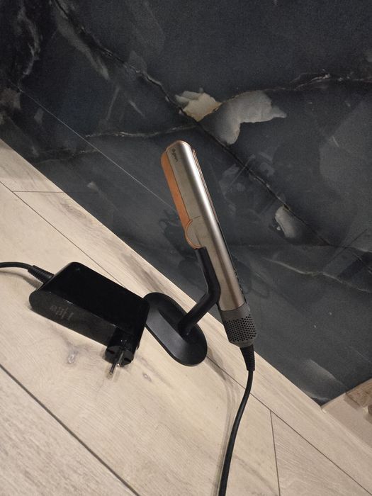 Dyson Airstrait оригинал 100%