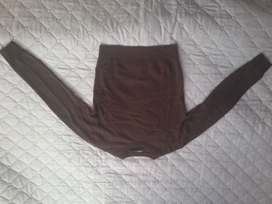 Вълнен пуловер Massimo Dutti