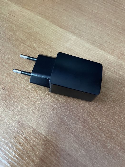 Универсальный адаптер, зарядное устройство