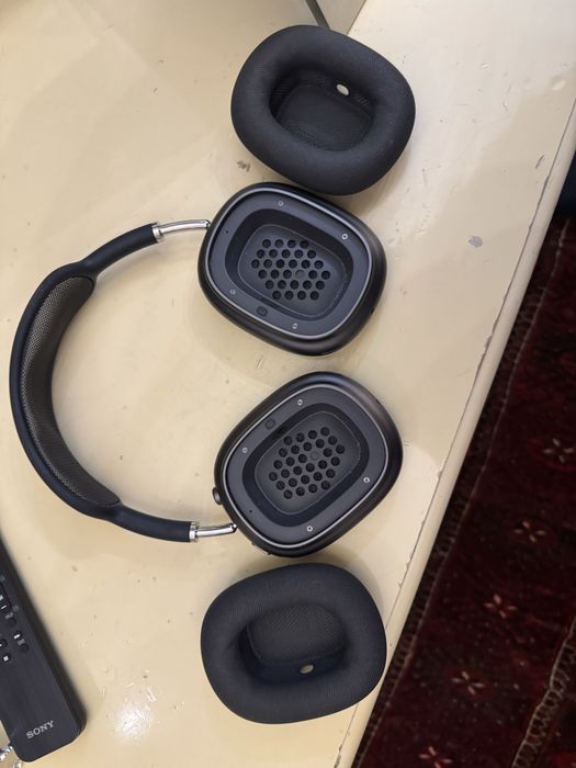 Apple AirPods Max (оригинал, 1-е поколение)