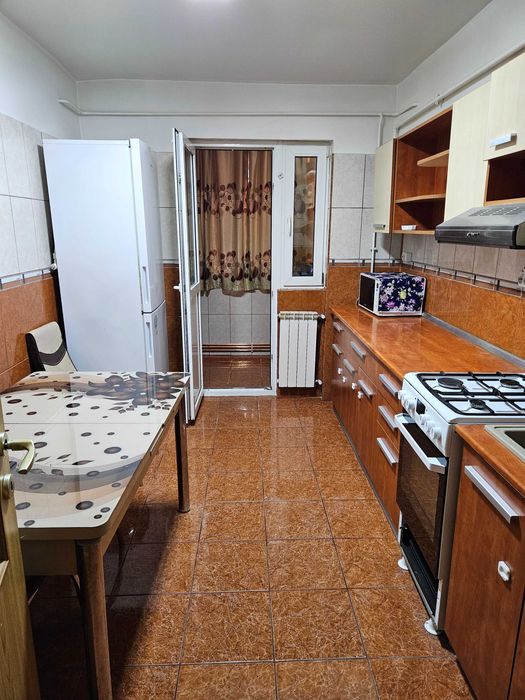 Inchiriez apartament 2 camere