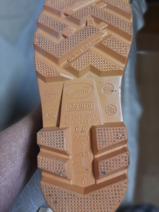 Сапоги резиновые продам