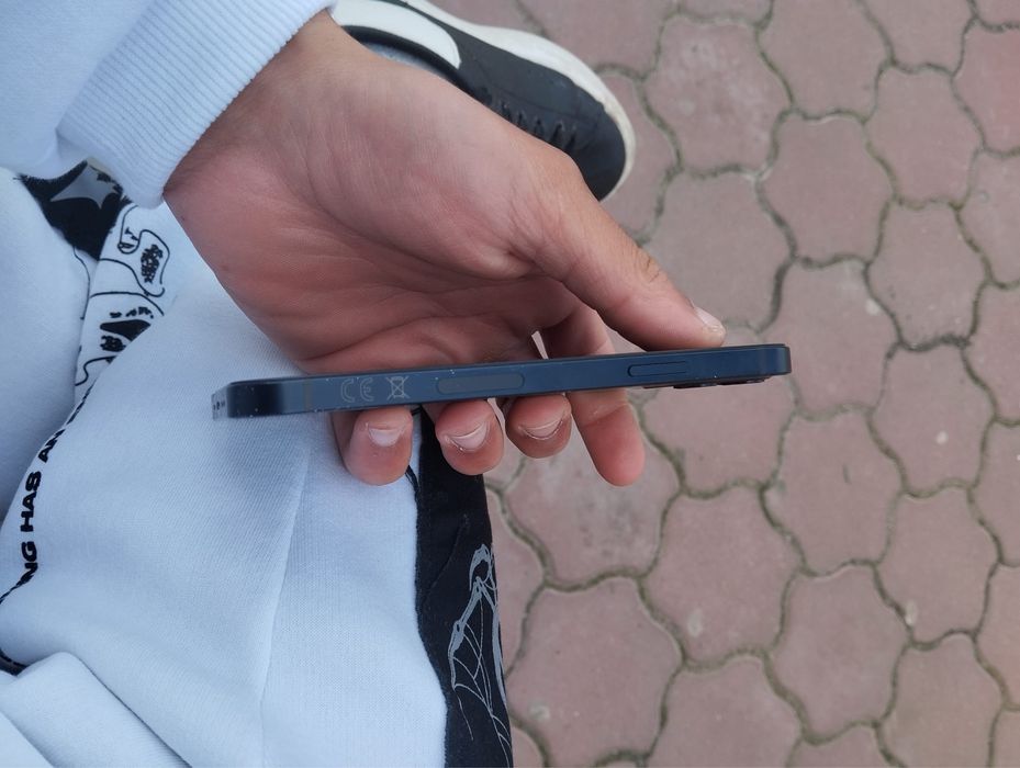 Vand iphone 12 simplu fara nici o problema