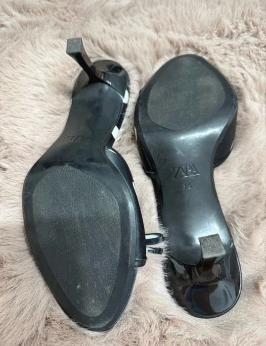 Papuci zara ……….