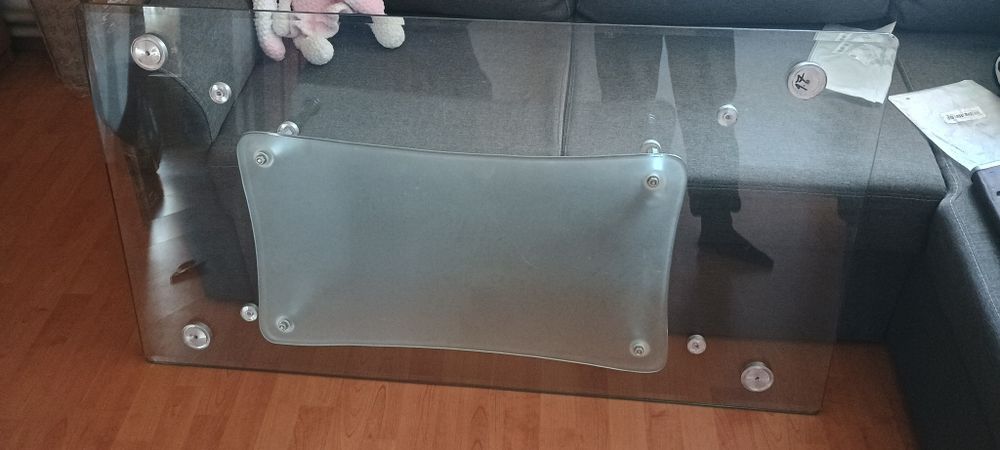 Стъклена маса в добро състояние