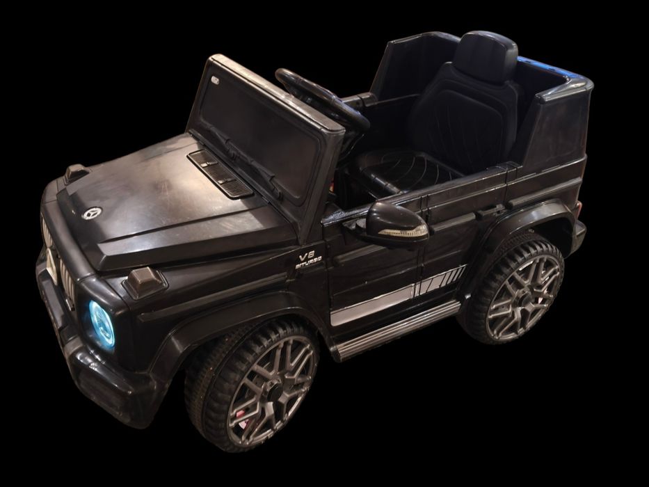 Mașinuță Mercedes V8