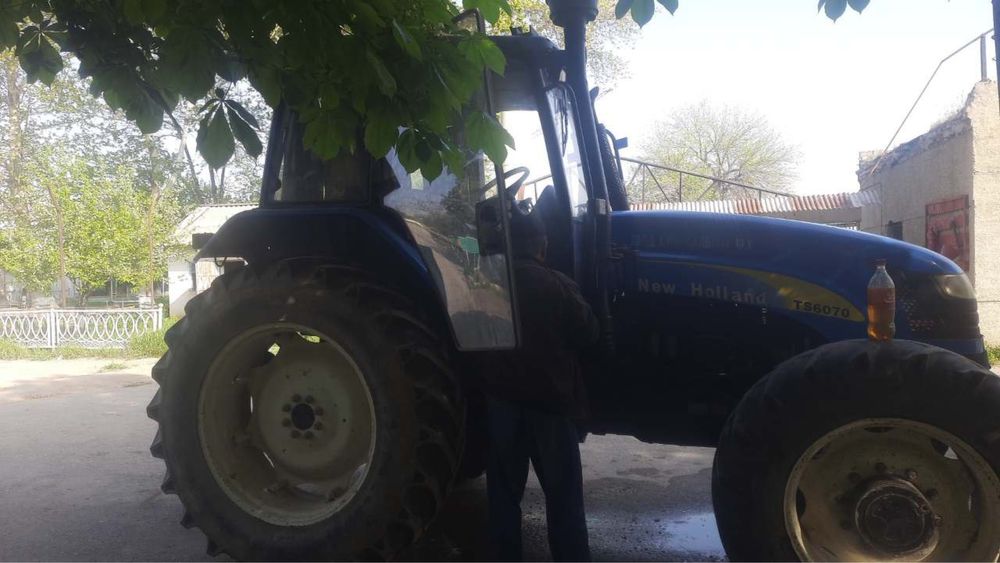 Трактор New Holland TS6070