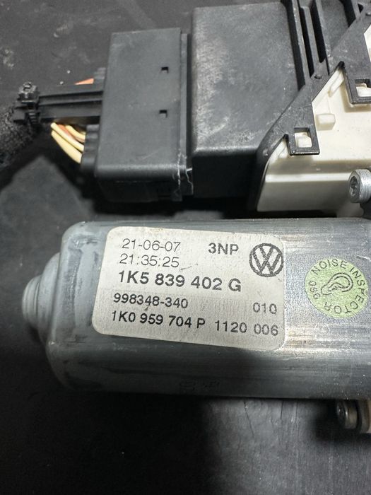 Motoras macara geam dreapta spate Volkswagen Vw Jetta Golf 5 Passat B6