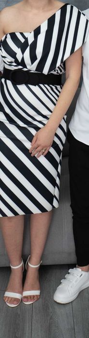 Vând rochițe de ocazie