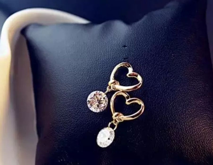 Страхотни официални обеци