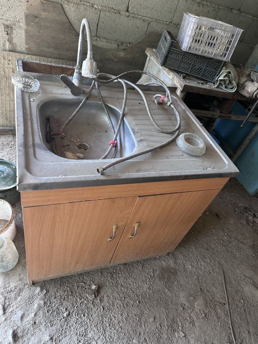 Продам раковину и холодильник