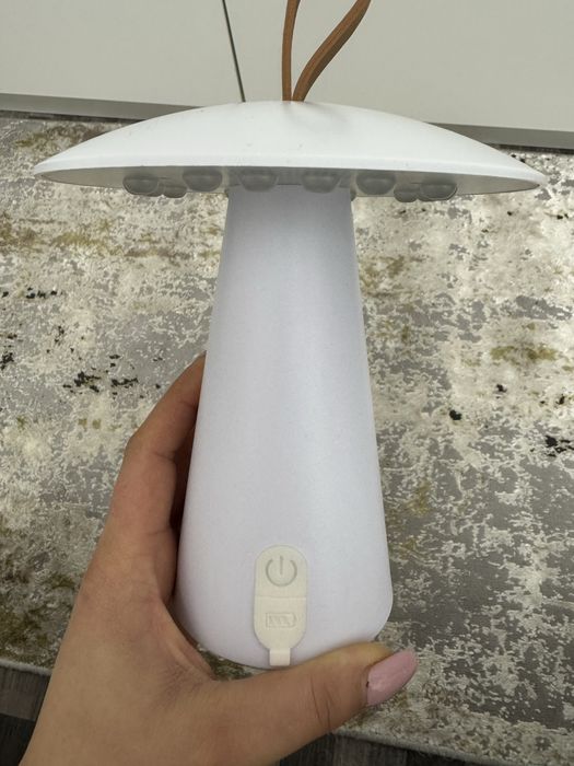 Lampa led cu usb si 3 functii de lumină