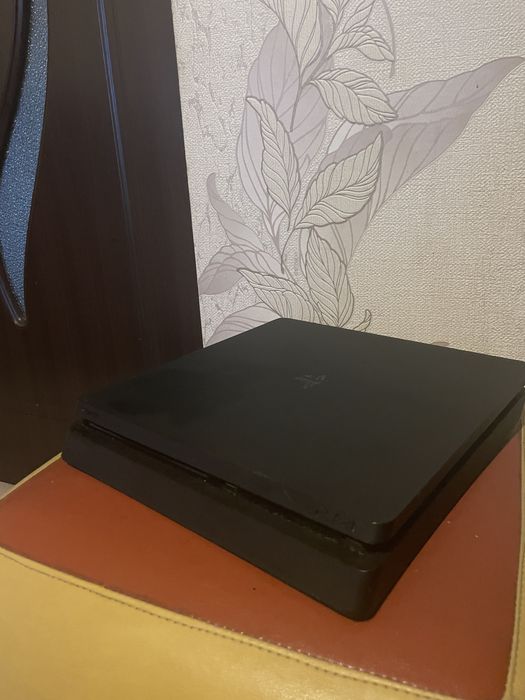 Vand playstation 4 silm stare buna