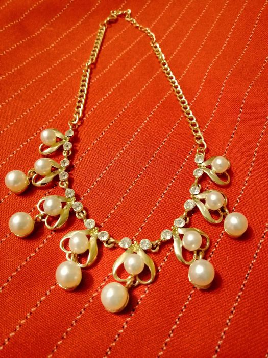 Продам бусы броши советского периода