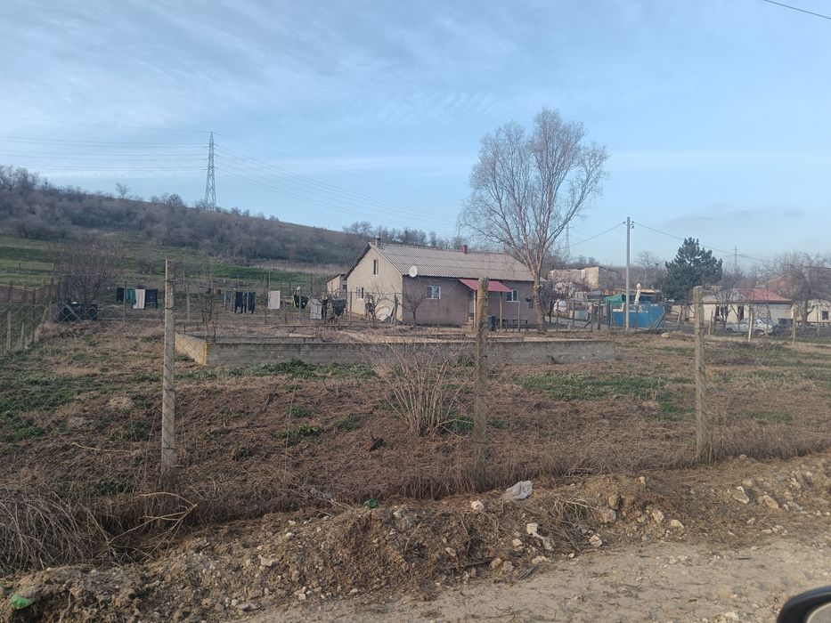 Teren de vânzare Pestera