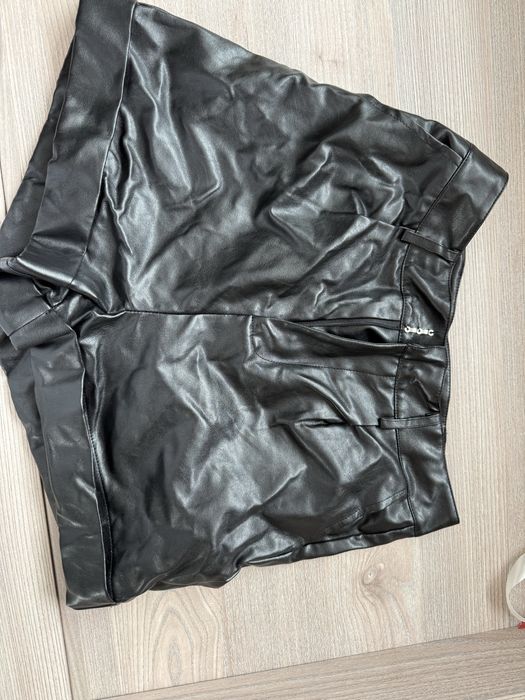 Кожен панталон  и къси панталонки букле